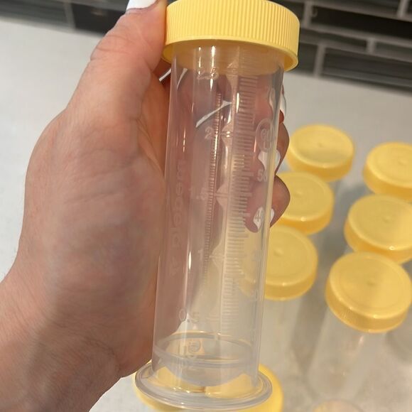 Breast milk bottles + 100 storage bags - Picture 6 of 10